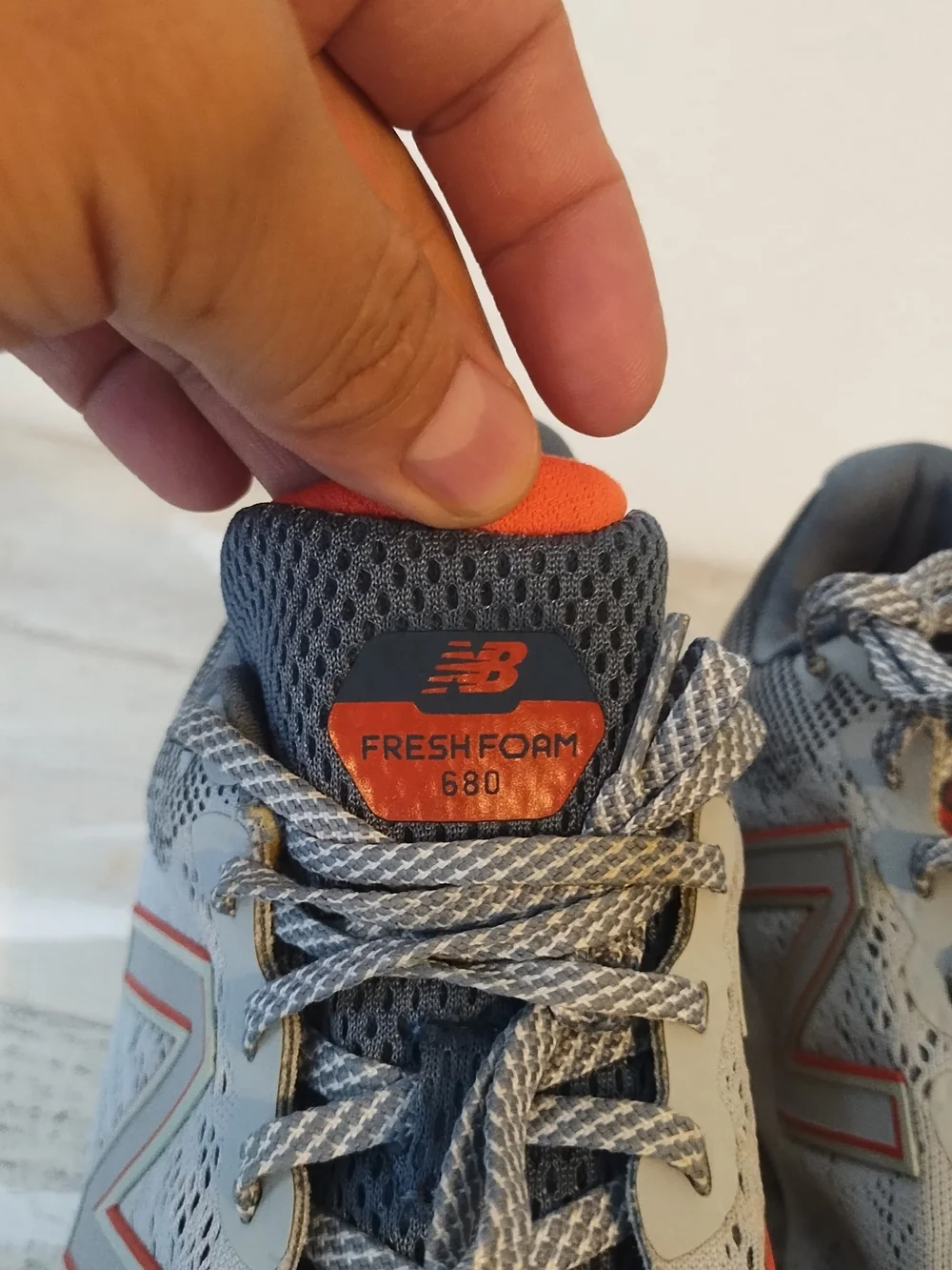 New Balance Fresh Foam 680v7 Grey Ghost Pepper usa sz 12/UK sz 11.5